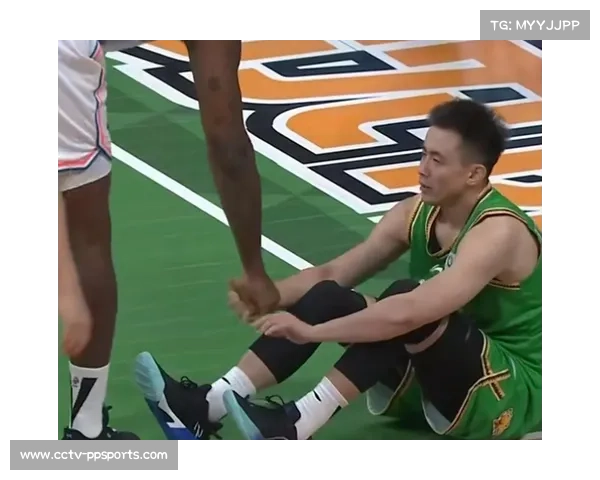 辽宁男篮赵继伟左膝受伤，季后赛征程蒙上阴影