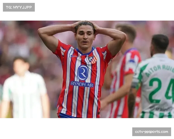 马竞模拟训练使用“人墙喷雾”新设备,旨在干扰对手任意球主罚者 马竞模拟训练使用“人墙喷雾”新设备,旨在干扰对手任意球主罚者